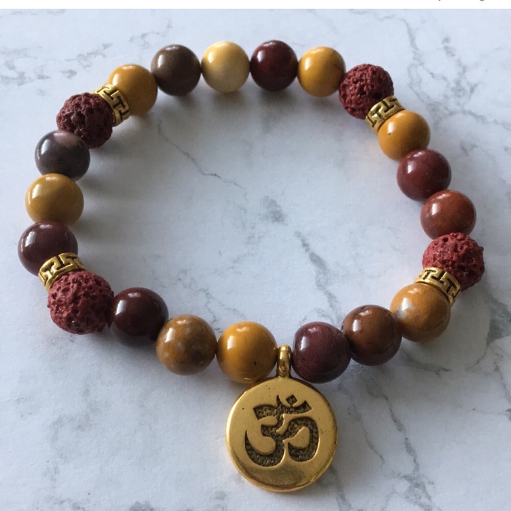 Lava bead bracelet om charm